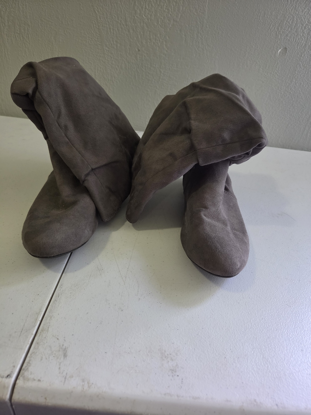 LOWER EAST SIDE Gray Slouchy Suede Boots
